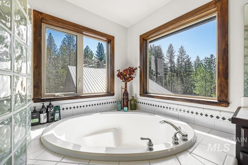 30 Redtail, McCall, Idaho 83638, 4 Bedrooms, 3 Bathrooms, Residential For Sale, Price $1,975,000,MLS 98976932