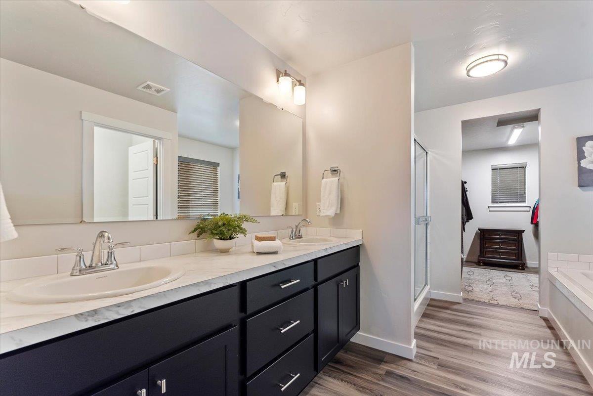 2684 N Iditarod Way, Kuna, Idaho 83634, 4 Bedrooms, 2 Bathrooms, Residential For Sale, Price $489,900,MLS 98976936