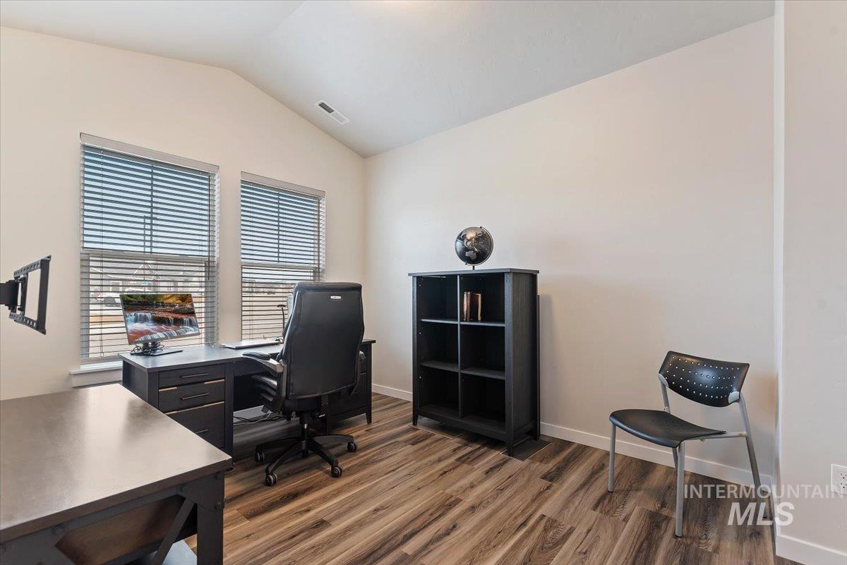 2684 N Iditarod Way, Kuna, Idaho 83634, 4 Bedrooms, 2 Bathrooms, Residential For Sale, Price $489,900,MLS 98976936