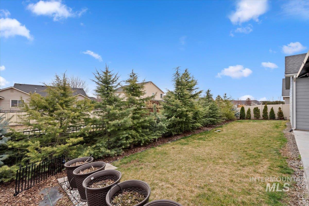 2684 N Iditarod Way, Kuna, Idaho 83634, 4 Bedrooms, 2 Bathrooms, Residential For Sale, Price $489,900,MLS 98976936