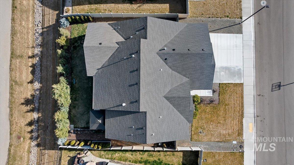 2684 N Iditarod Way, Kuna, Idaho 83634, 4 Bedrooms, 2 Bathrooms, Residential For Sale, Price $489,900,MLS 98976936