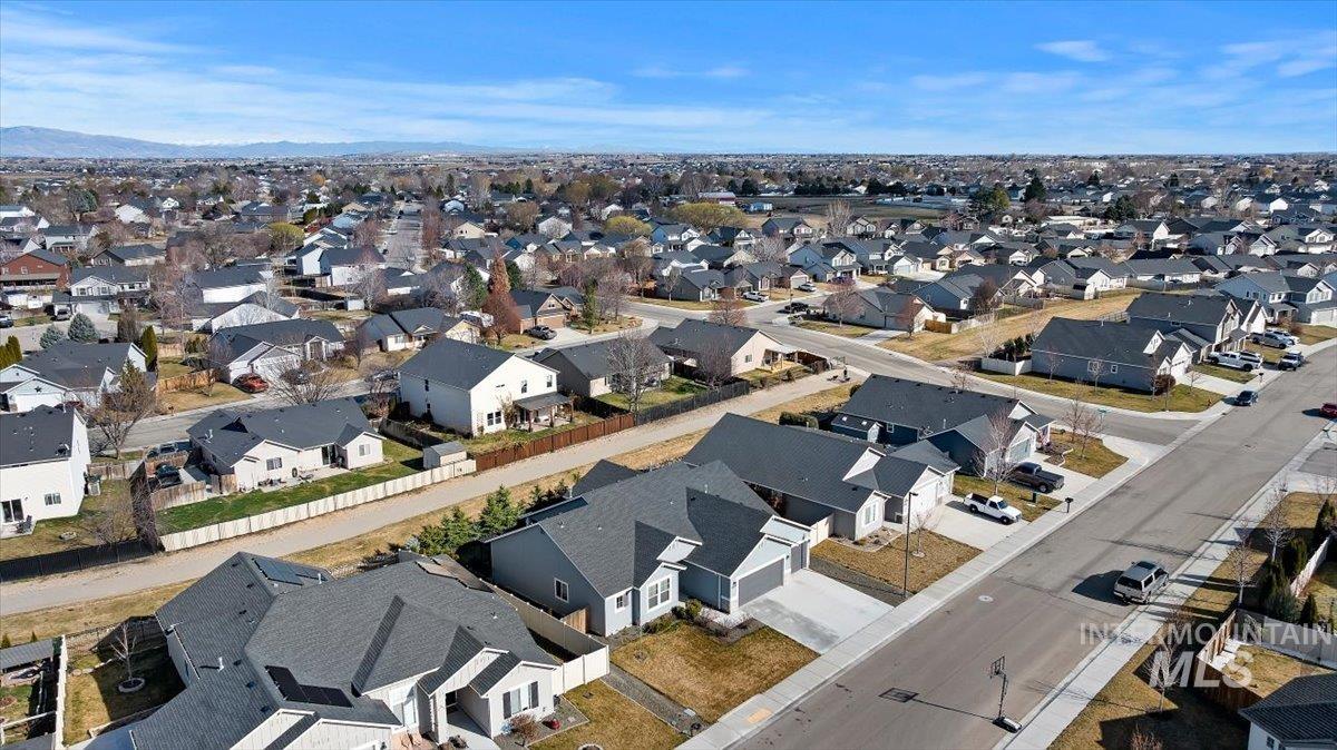 2684 N Iditarod Way, Kuna, Idaho 83634, 4 Bedrooms, 2 Bathrooms, Residential For Sale, Price $489,900,MLS 98976936