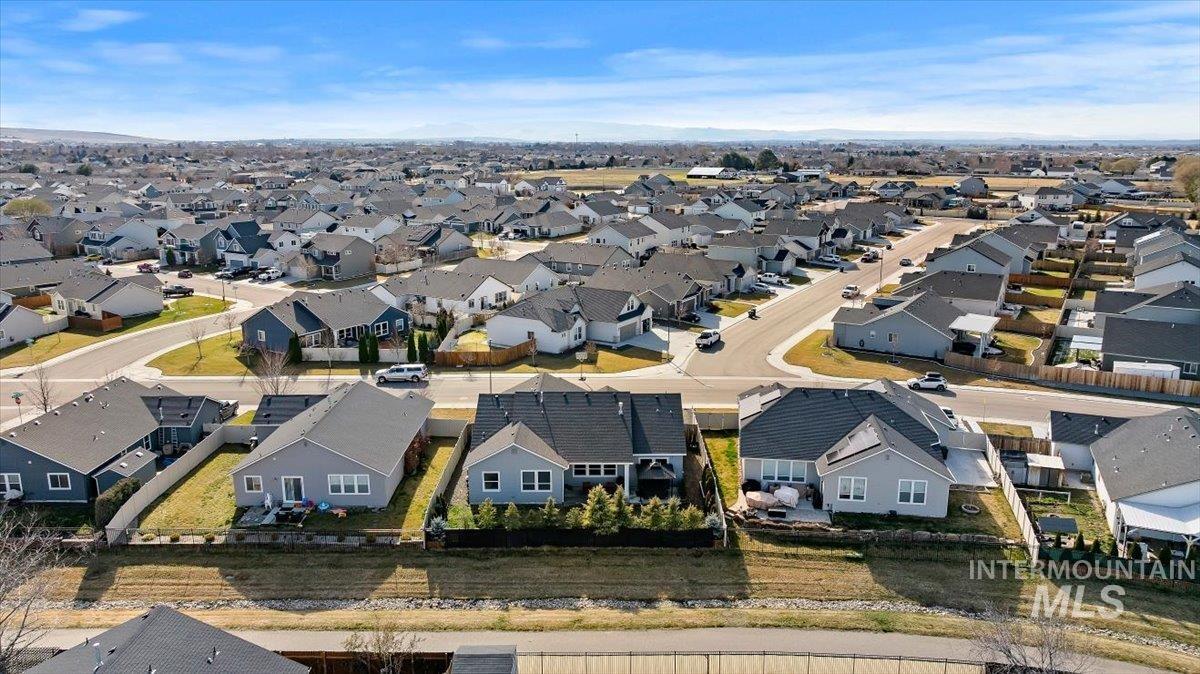 2684 N Iditarod Way, Kuna, Idaho 83634, 4 Bedrooms, 2 Bathrooms, Residential For Sale, Price $489,900,MLS 98976936