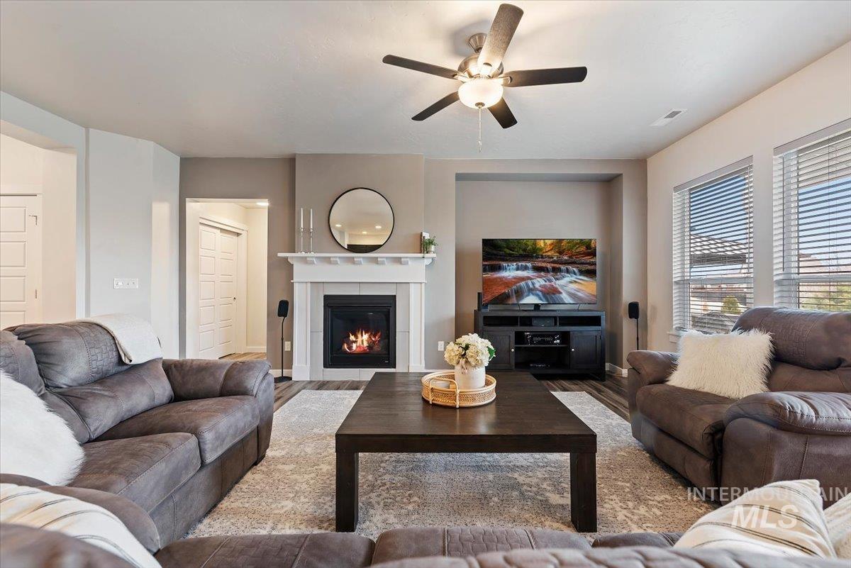 2684 N Iditarod Way, Kuna, Idaho 83634, 4 Bedrooms, 2 Bathrooms, Residential For Sale, Price $489,900,MLS 98976936