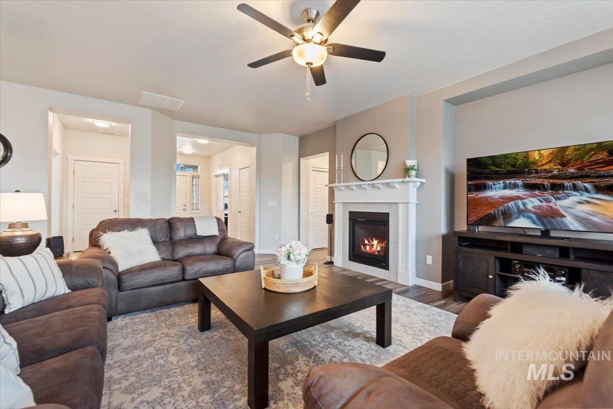 2684 N Iditarod Way, Kuna, Idaho 83634, 4 Bedrooms, 2 Bathrooms, Residential For Sale, Price $489,900,MLS 98976936