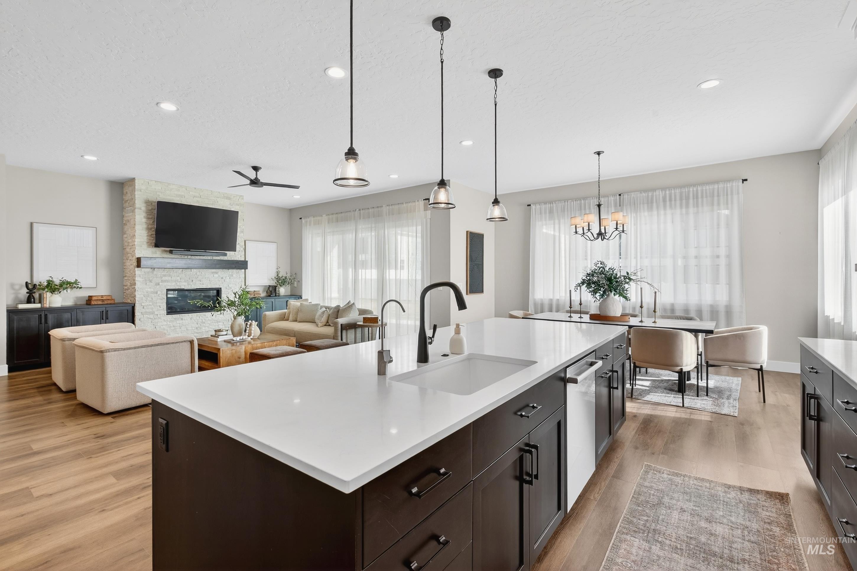 2918 N Starhaven Ave, Star, Idaho 83669, 3 Bedrooms, 2.5 Bathrooms, Residential For Sale, Price $989,000, 98976937