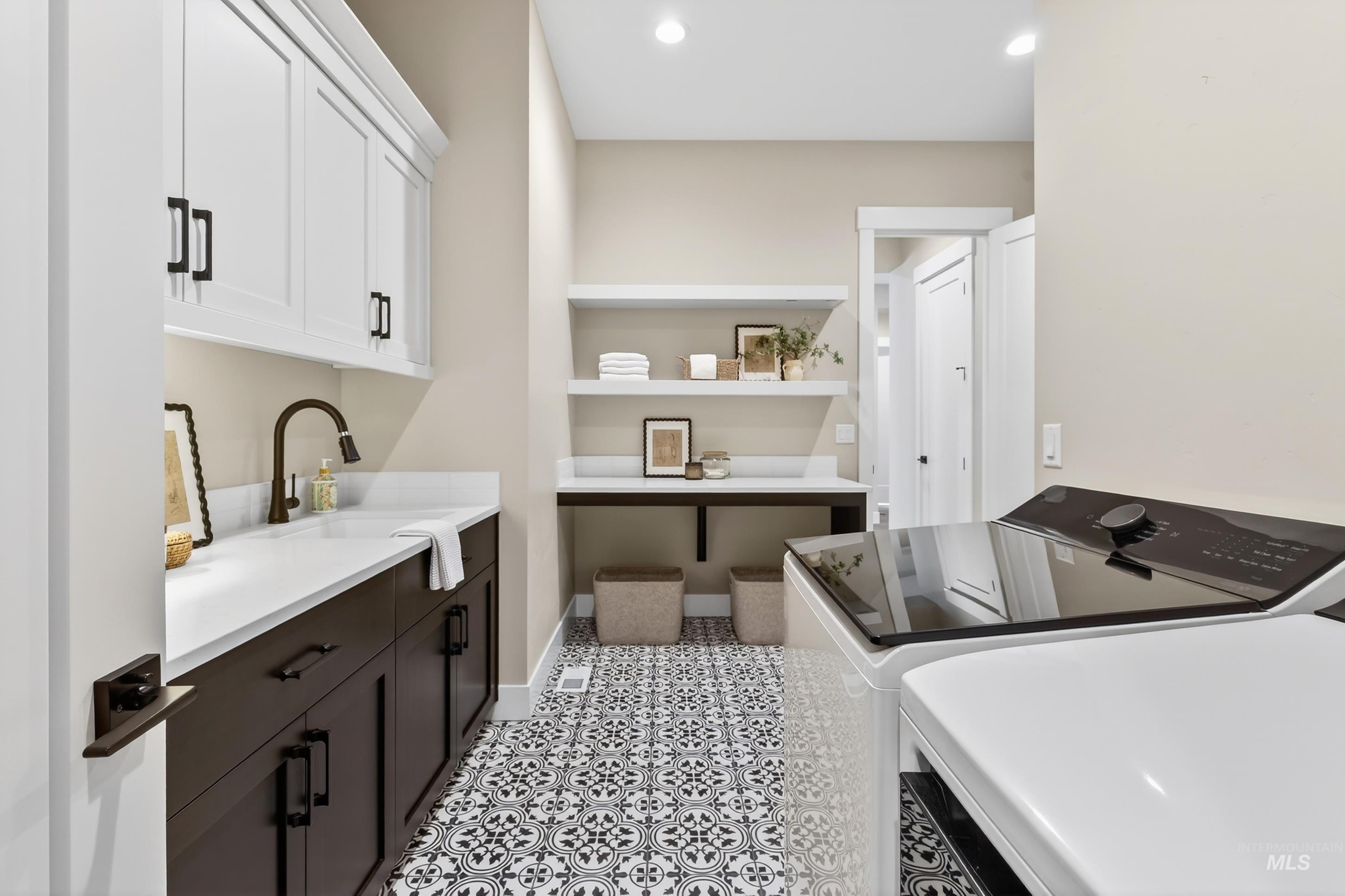 2918 N Starhaven Ave, Star, Idaho 83669, 3 Bedrooms, 2.5 Bathrooms, Residential For Sale, Price $989,000, 98976937