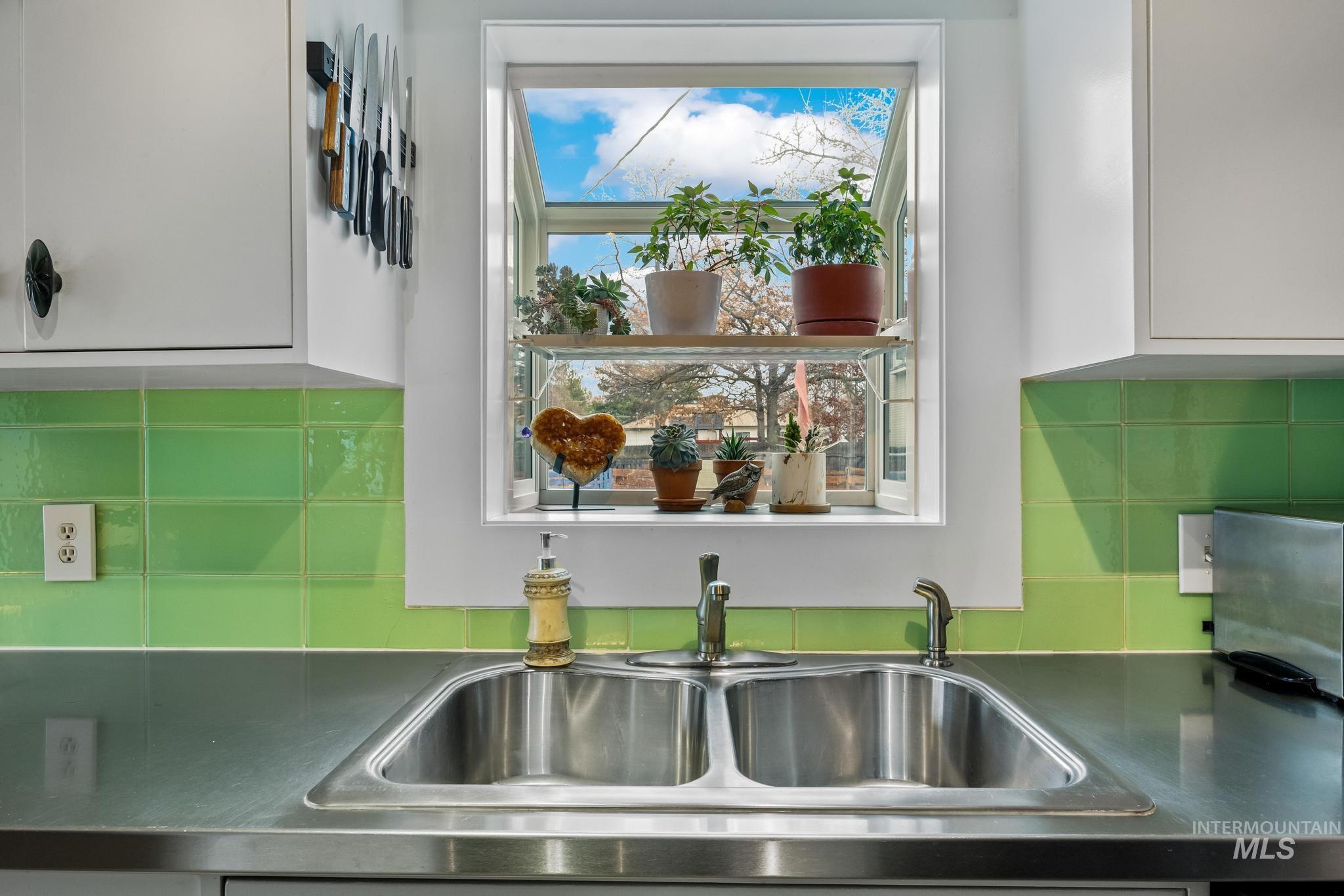 2222 S Colorado Ave, Boise, Idaho 83706-4626, 3 Bedrooms, 1.5 Bathrooms, Residential For Sale, Price $438,800,MLS 98976939