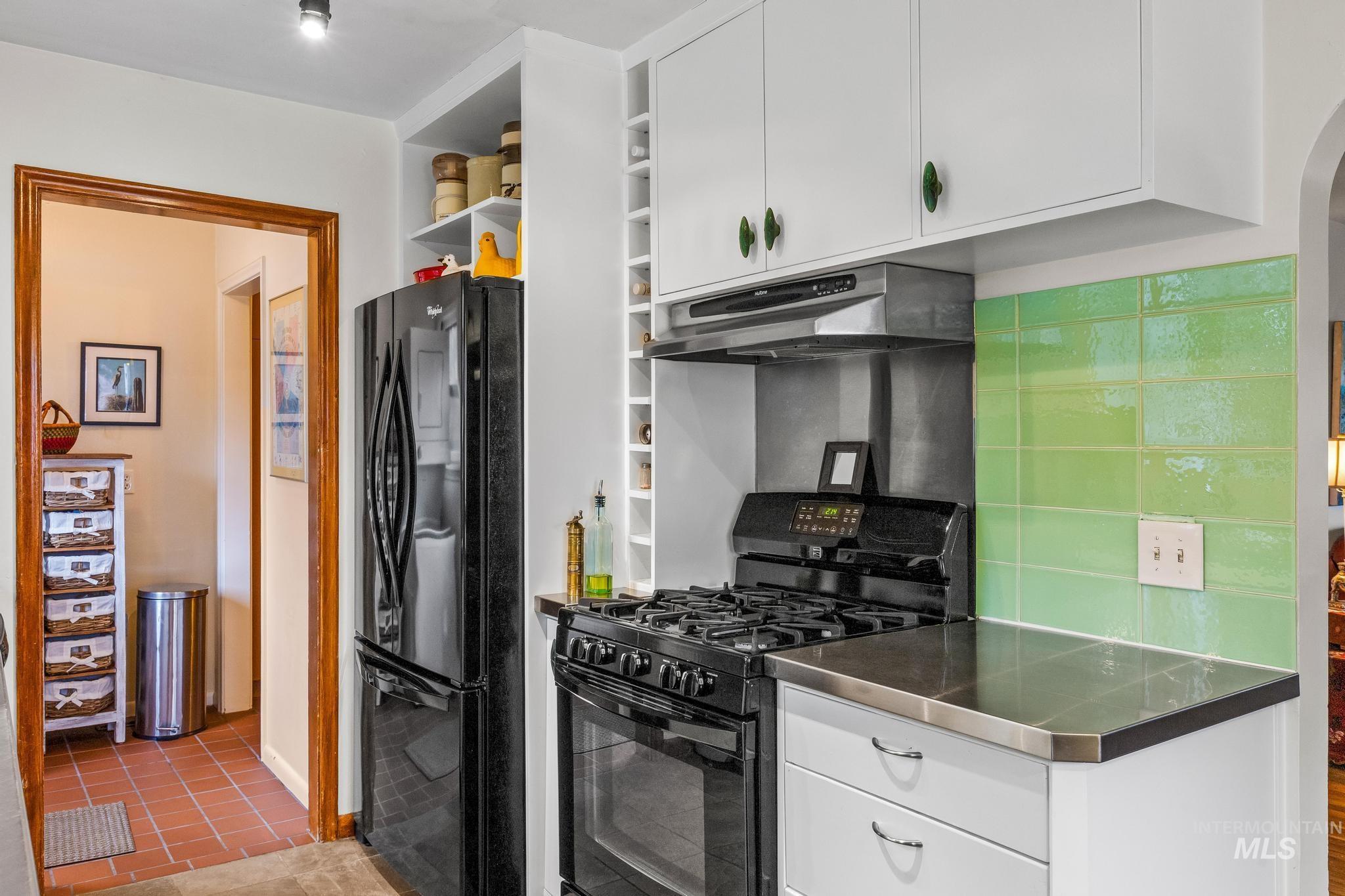 2222 S Colorado Ave, Boise, Idaho 83706-4626, 3 Bedrooms, 1.5 Bathrooms, Residential For Sale, Price $438,800,MLS 98976939