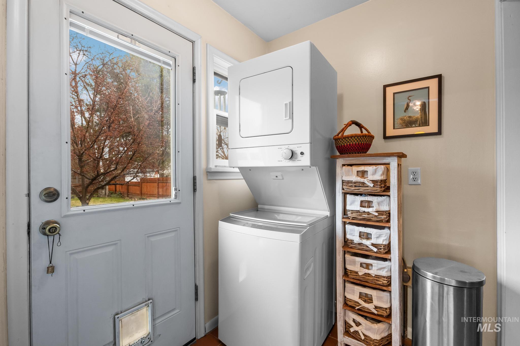 2222 S Colorado Ave, Boise, Idaho 83706-4626, 3 Bedrooms, 1.5 Bathrooms, Residential For Sale, Price $438,800,MLS 98976939