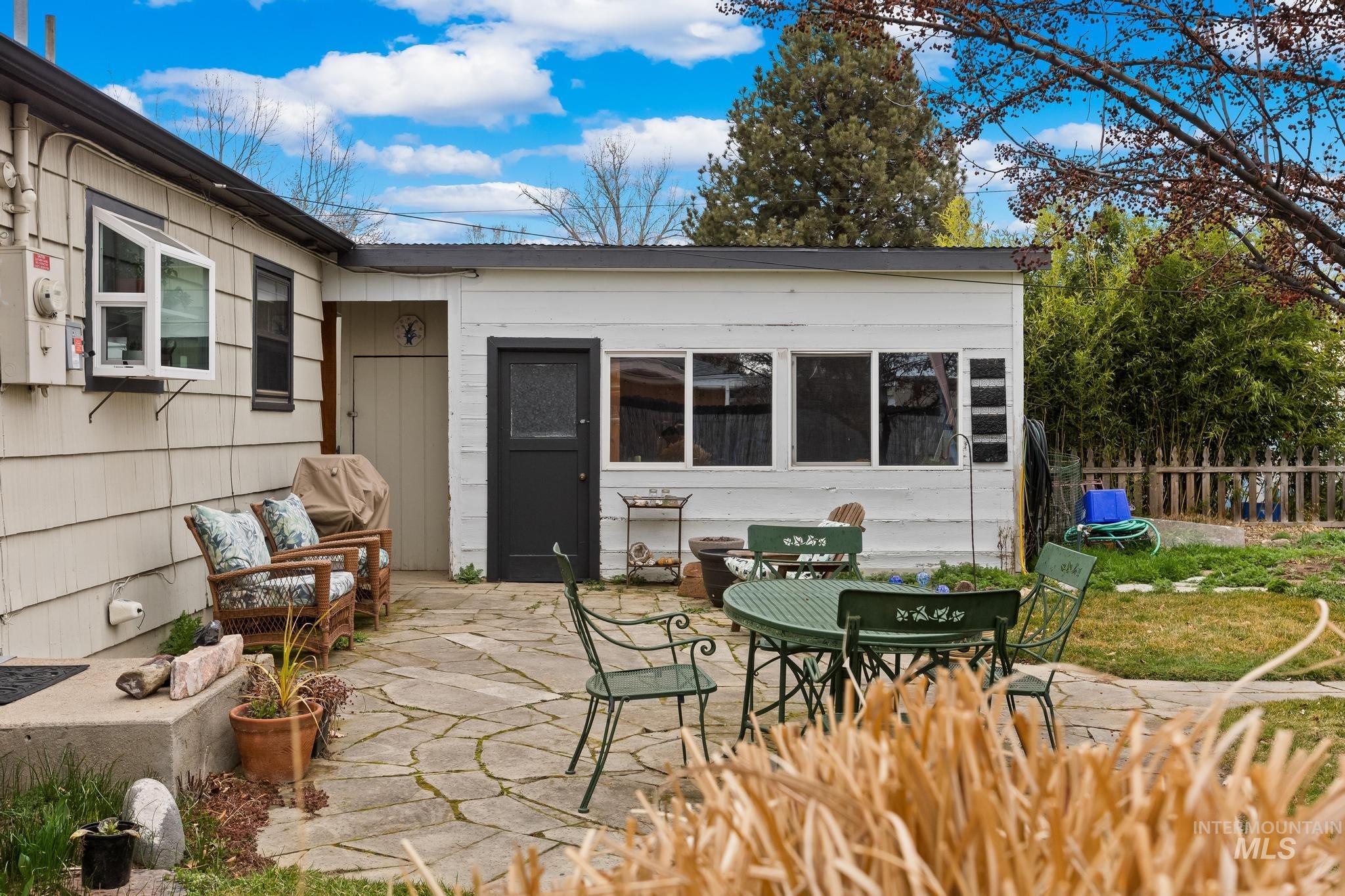 2222 S Colorado Ave, Boise, Idaho 83706-4626, 3 Bedrooms, 1.5 Bathrooms, Residential For Sale, Price $438,800,MLS 98976939