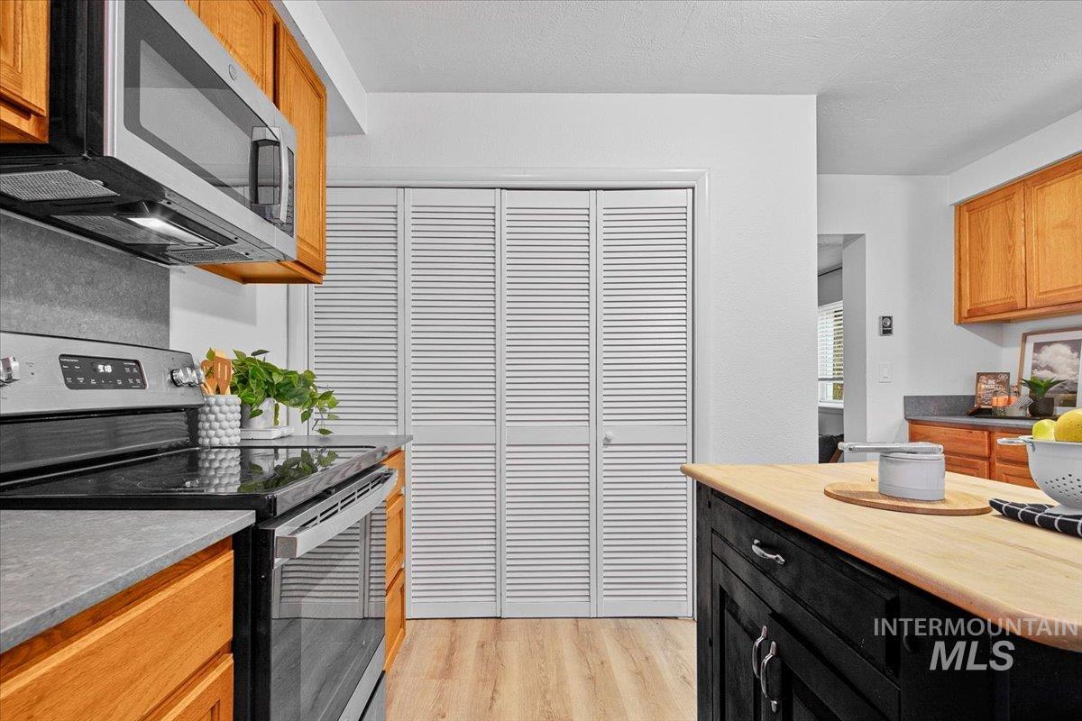 1311 N 8th St, Boise, Idaho 83702, 3 Bedrooms, 2 Bathrooms, Residential For Sale, Price $649,900,MLS 98976941