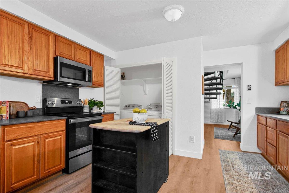 1311 N 8th St, Boise, Idaho 83702, 3 Bedrooms, 2 Bathrooms, Residential For Sale, Price $649,900,MLS 98976941