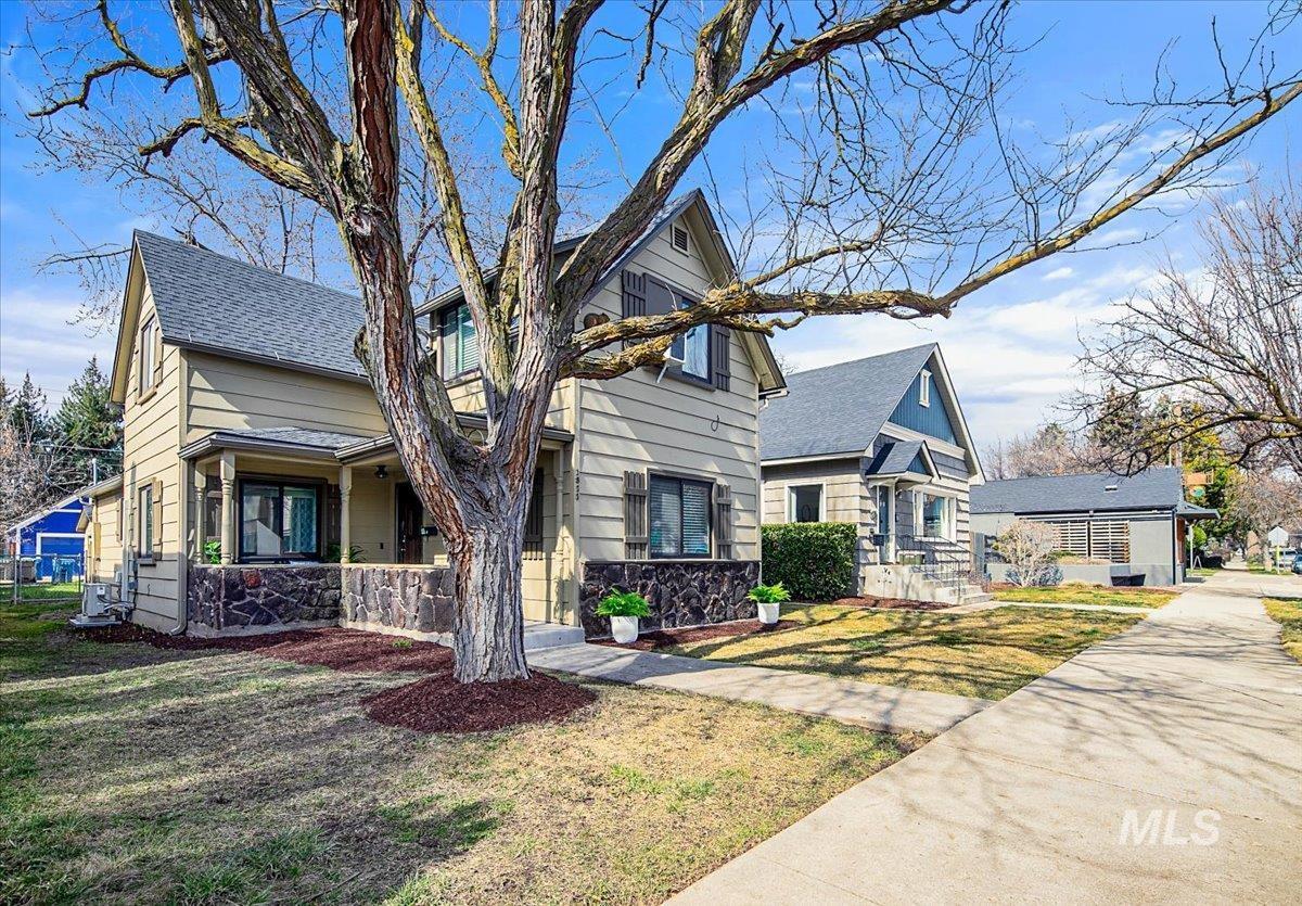 1311 N 8th St, Boise, Idaho 83702, 3 Bedrooms, 2 Bathrooms, Residential For Sale, Price $649,900,MLS 98976941