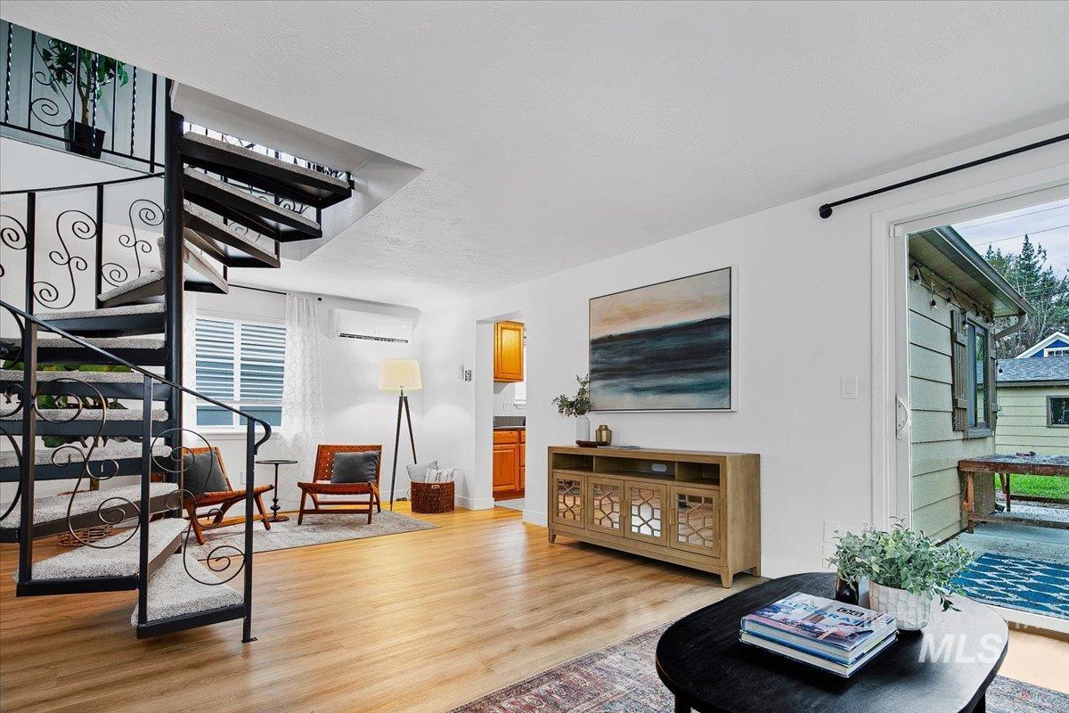 1311 N 8th St, Boise, Idaho 83702, 3 Bedrooms, 2 Bathrooms, Residential For Sale, Price $649,900,MLS 98976941