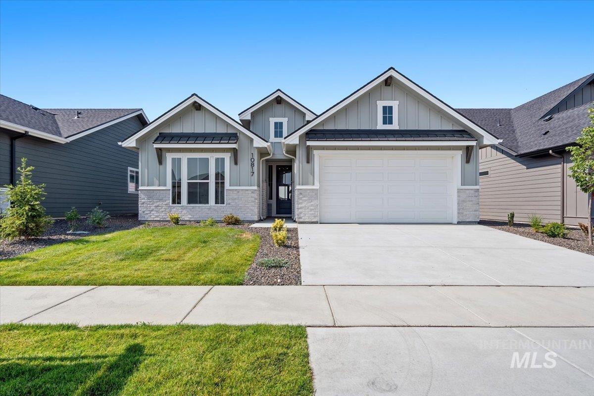 10817 W Barnbougle ln, Kuna, Idaho 83634, 3 Bedrooms, 2 Bathrooms, Residential For Sale, Price $577,880, 98976942