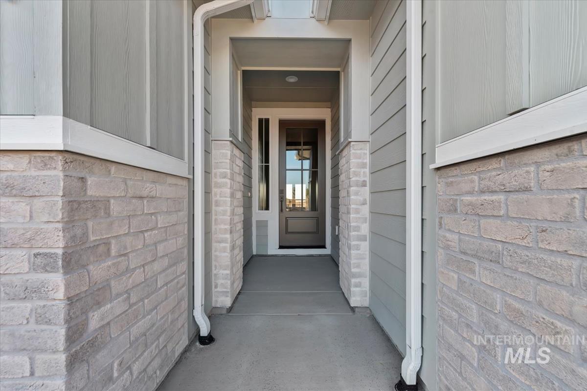 10817 W Barnbougle ln, Kuna, Idaho 83634-0000, 3 Bedrooms, 2 Bathrooms, Residential For Sale, Price $614,880,MLS 98976942