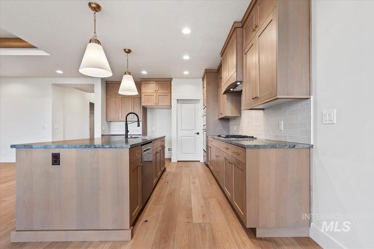 10817 W Barnbougle ln, Kuna, Idaho 83634-0000, 3 Bedrooms, 2 Bathrooms, Residential For Sale, Price $614,880,MLS 98976942