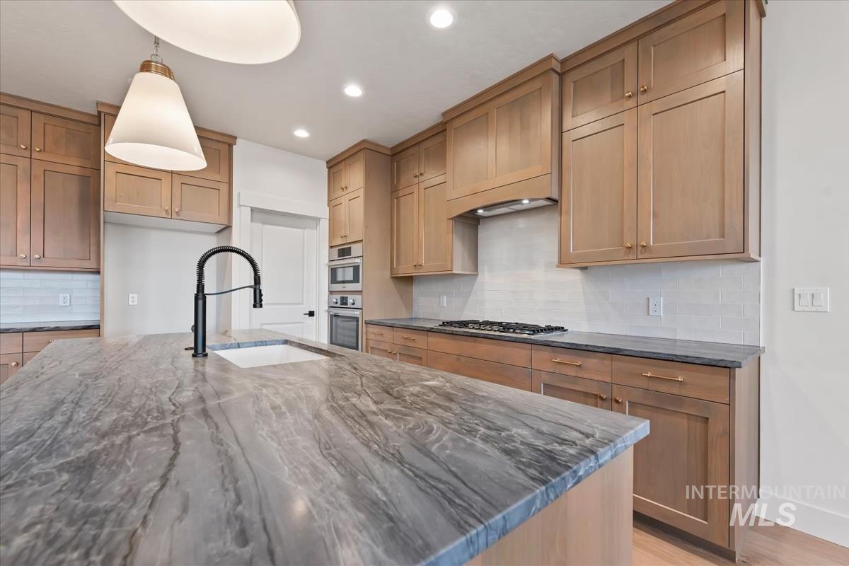 10817 W Barnbougle ln, Kuna, Idaho 83634-0000, 3 Bedrooms, 2 Bathrooms, Residential For Sale, Price $614,880,MLS 98976942