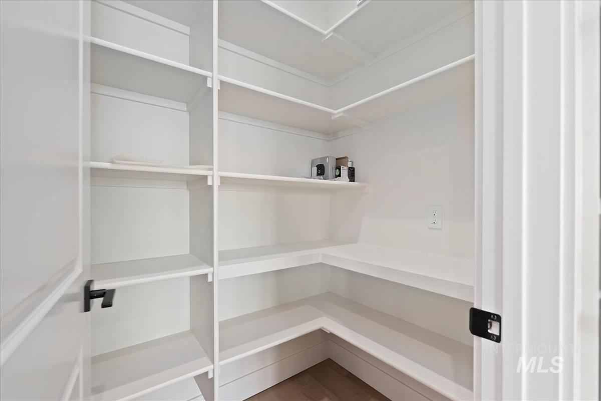 10817 W Barnbougle ln, Kuna, Idaho 83634-0000, 3 Bedrooms, 2 Bathrooms, Residential For Sale, Price $614,880,MLS 98976942