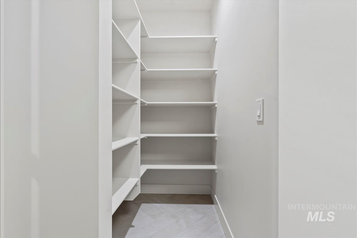 10817 W Barnbougle ln, Kuna, Idaho 83634-0000, 3 Bedrooms, 2 Bathrooms, Residential For Sale, Price $614,880,MLS 98976942