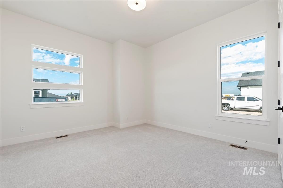 10817 W Barnbougle ln, Kuna, Idaho 83634-0000, 3 Bedrooms, 2 Bathrooms, Residential For Sale, Price $614,880,MLS 98976942