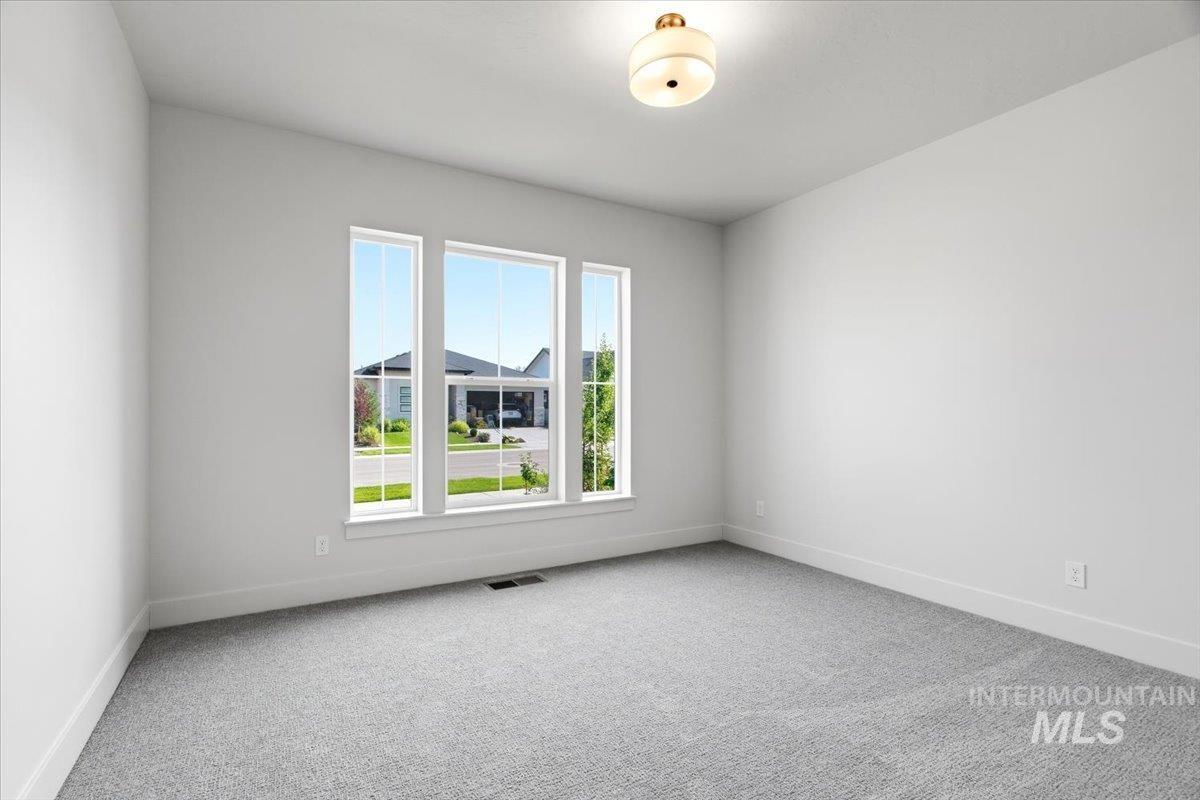 10817 W Barnbougle ln, Kuna, Idaho 83634, 3 Bedrooms, 2 Bathrooms, Residential For Sale, Price $577,880, 98976942