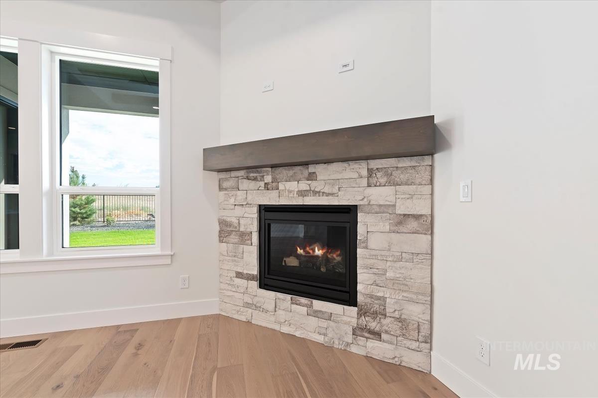 10817 W Barnbougle ln, Kuna, Idaho 83634-0000, 3 Bedrooms, 2 Bathrooms, Residential For Sale, Price $614,880,MLS 98976942