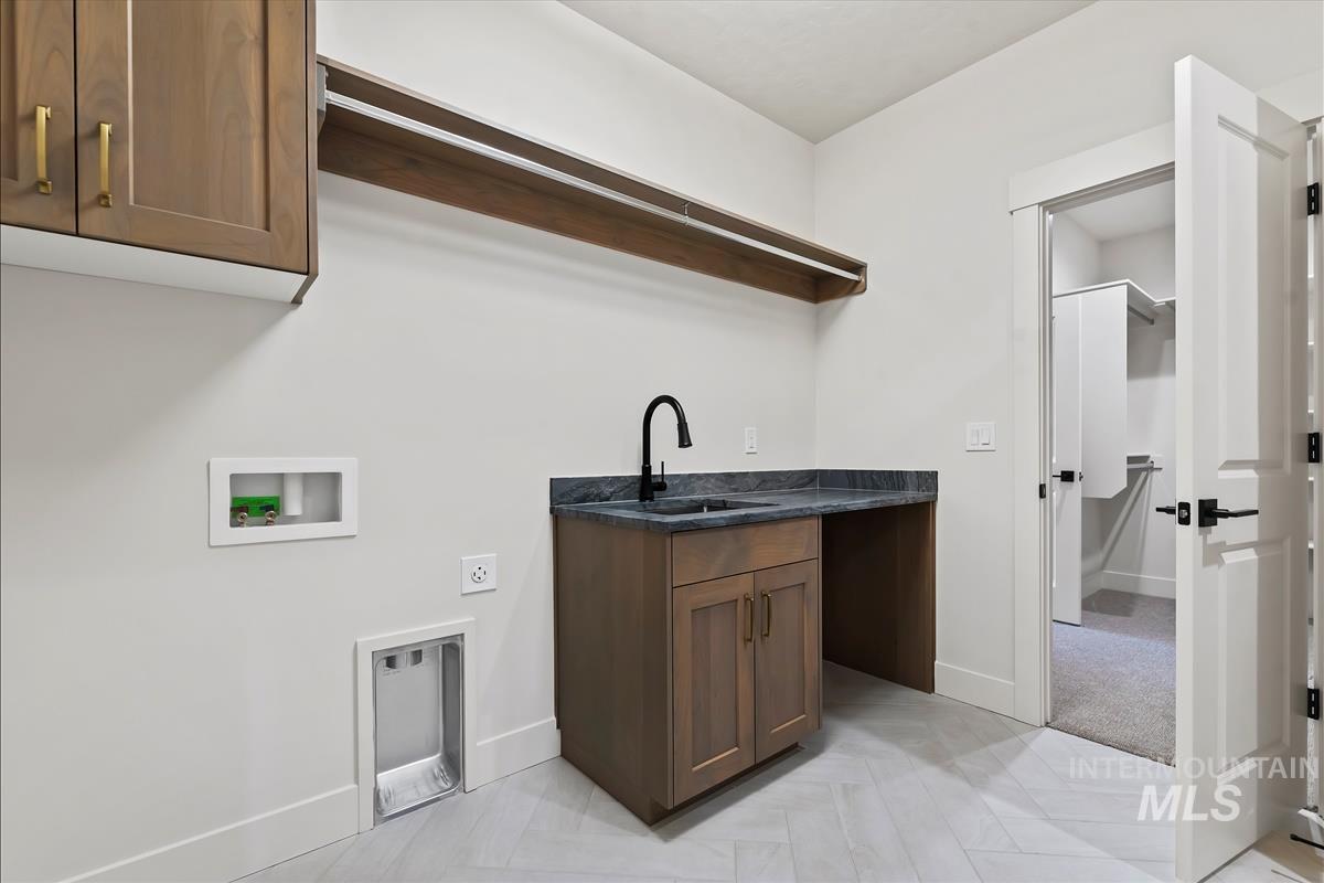 10817 W Barnbougle ln, Kuna, Idaho 83634-0000, 3 Bedrooms, 2 Bathrooms, Residential For Sale, Price $614,880,MLS 98976942