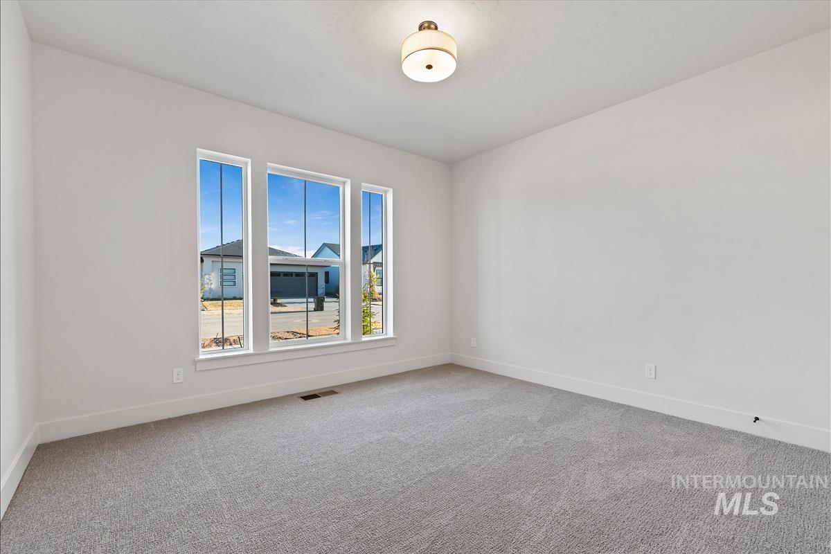 10817 W Barnbougle ln, Kuna, Idaho 83634-0000, 3 Bedrooms, 2 Bathrooms, Residential For Sale, Price $614,880,MLS 98976942