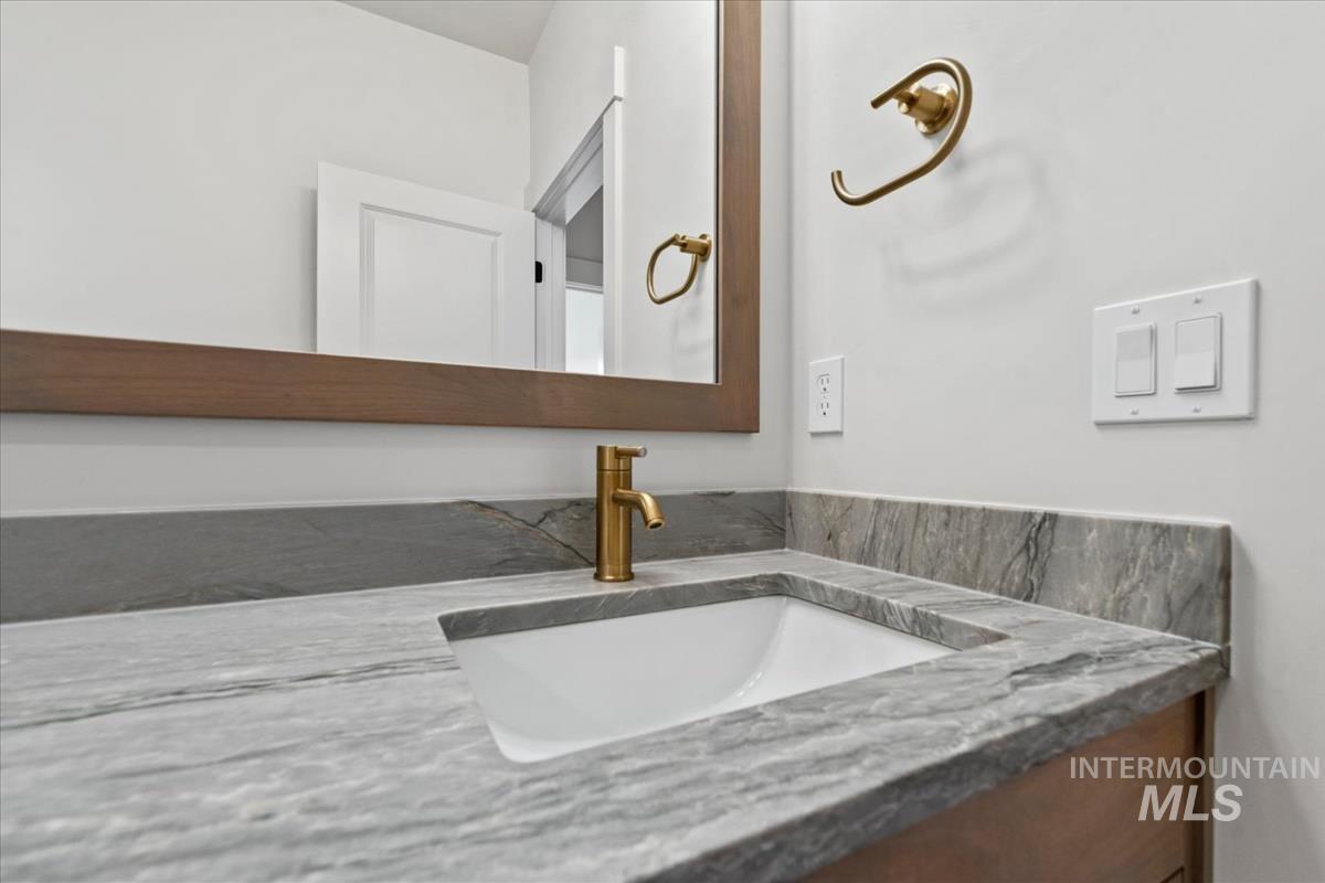 10817 W Barnbougle ln, Kuna, Idaho 83634-0000, 3 Bedrooms, 2 Bathrooms, Residential For Sale, Price $614,880,MLS 98976942