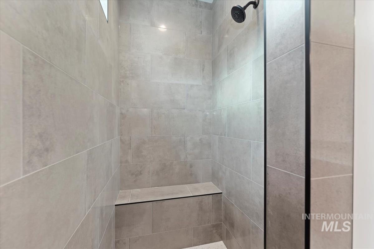 10817 W Barnbougle ln, Kuna, Idaho 83634-0000, 3 Bedrooms, 2 Bathrooms, Residential For Sale, Price $614,880,MLS 98976942