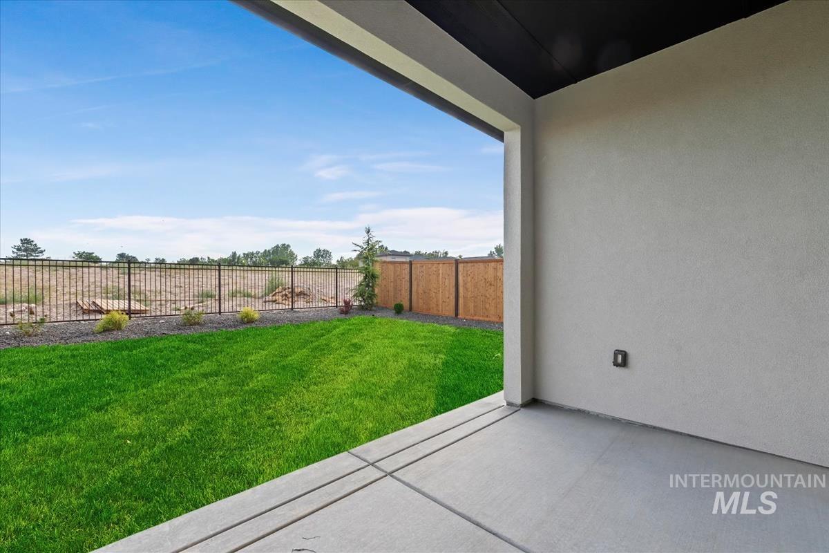 10817 W Barnbougle ln, Kuna, Idaho 83634-0000, 3 Bedrooms, 2 Bathrooms, Residential For Sale, Price $614,880,MLS 98976942