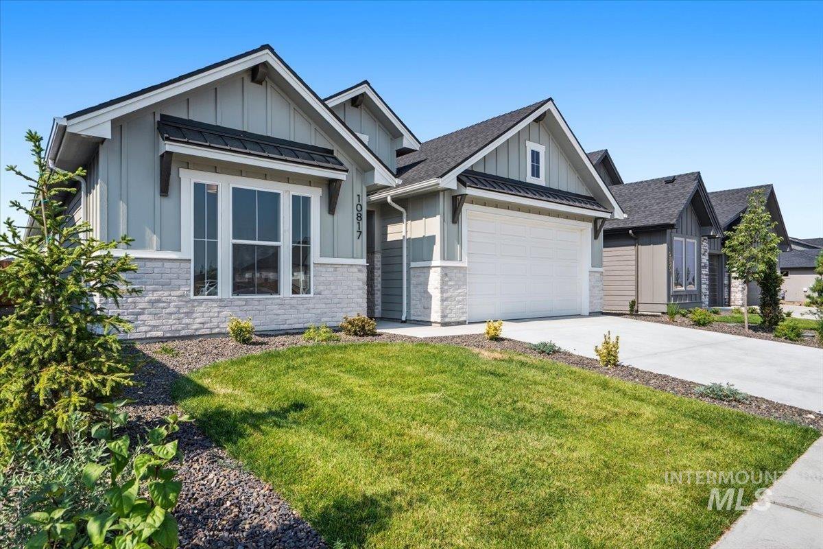 10817 W Barnbougle ln, Kuna, Idaho 83634, 3 Bedrooms, 2 Bathrooms, Residential For Sale, Price $577,880, 98976942