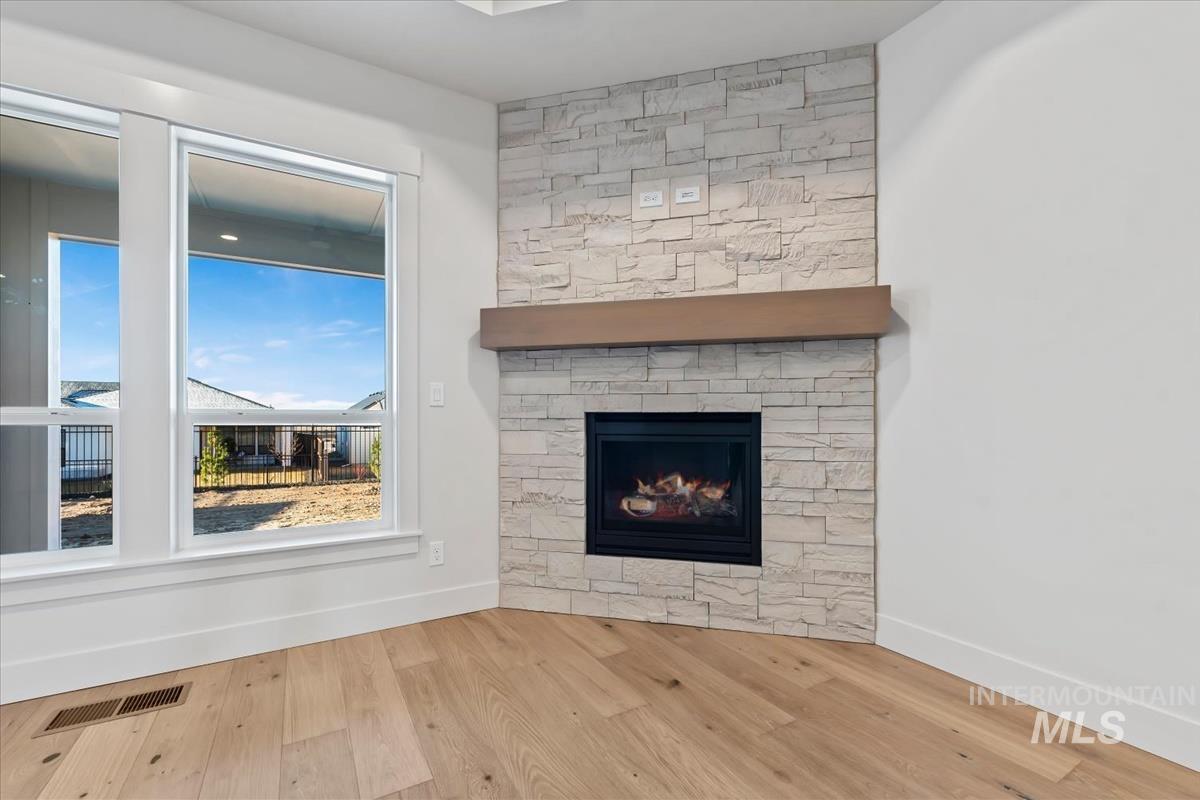 10817 W Barnbougle ln, Kuna, Idaho 83634-0000, 3 Bedrooms, 2 Bathrooms, Residential For Sale, Price $614,880,MLS 98976942