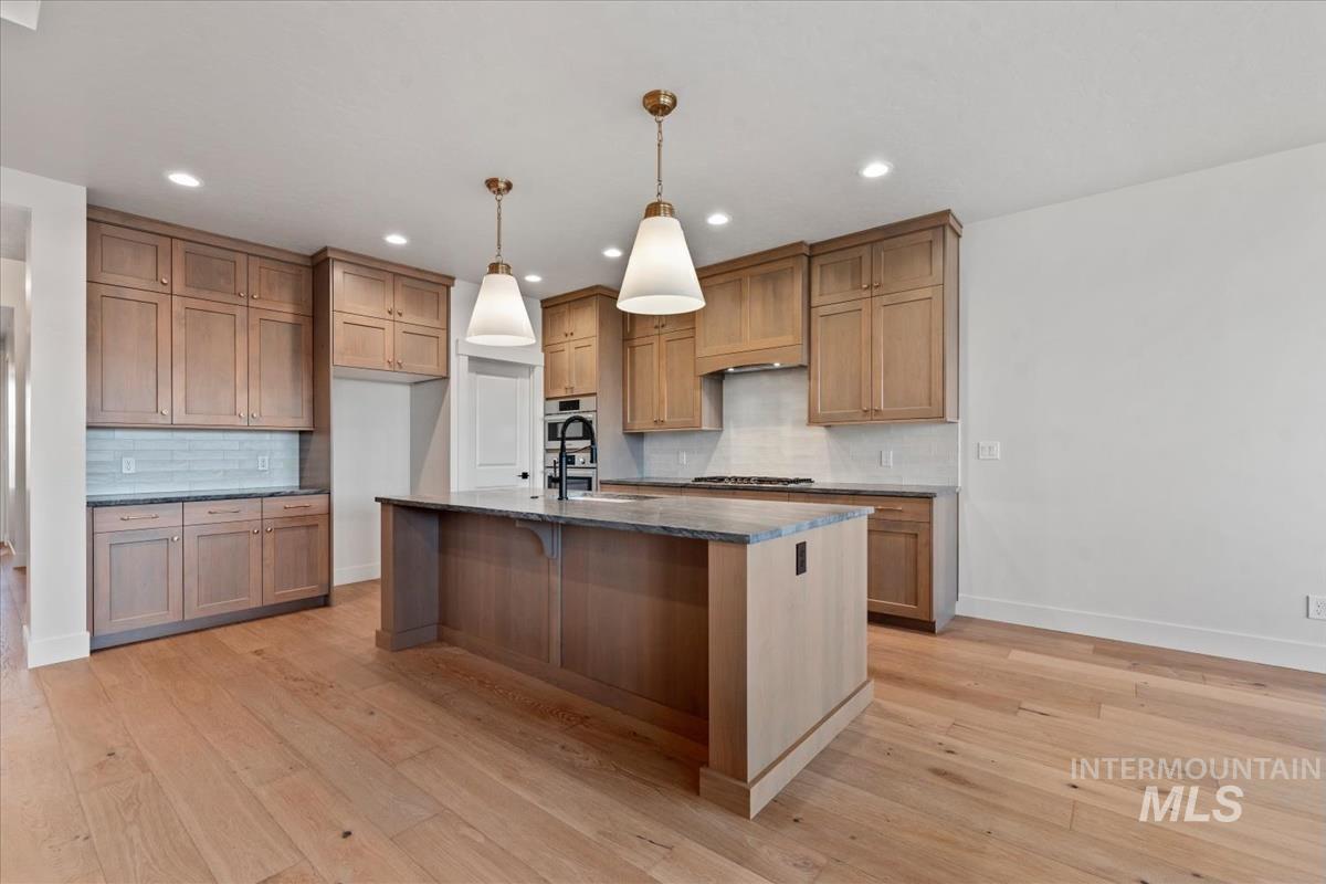 10817 W Barnbougle ln, Kuna, Idaho 83634-0000, 3 Bedrooms, 2 Bathrooms, Residential For Sale, Price $614,880,MLS 98976942