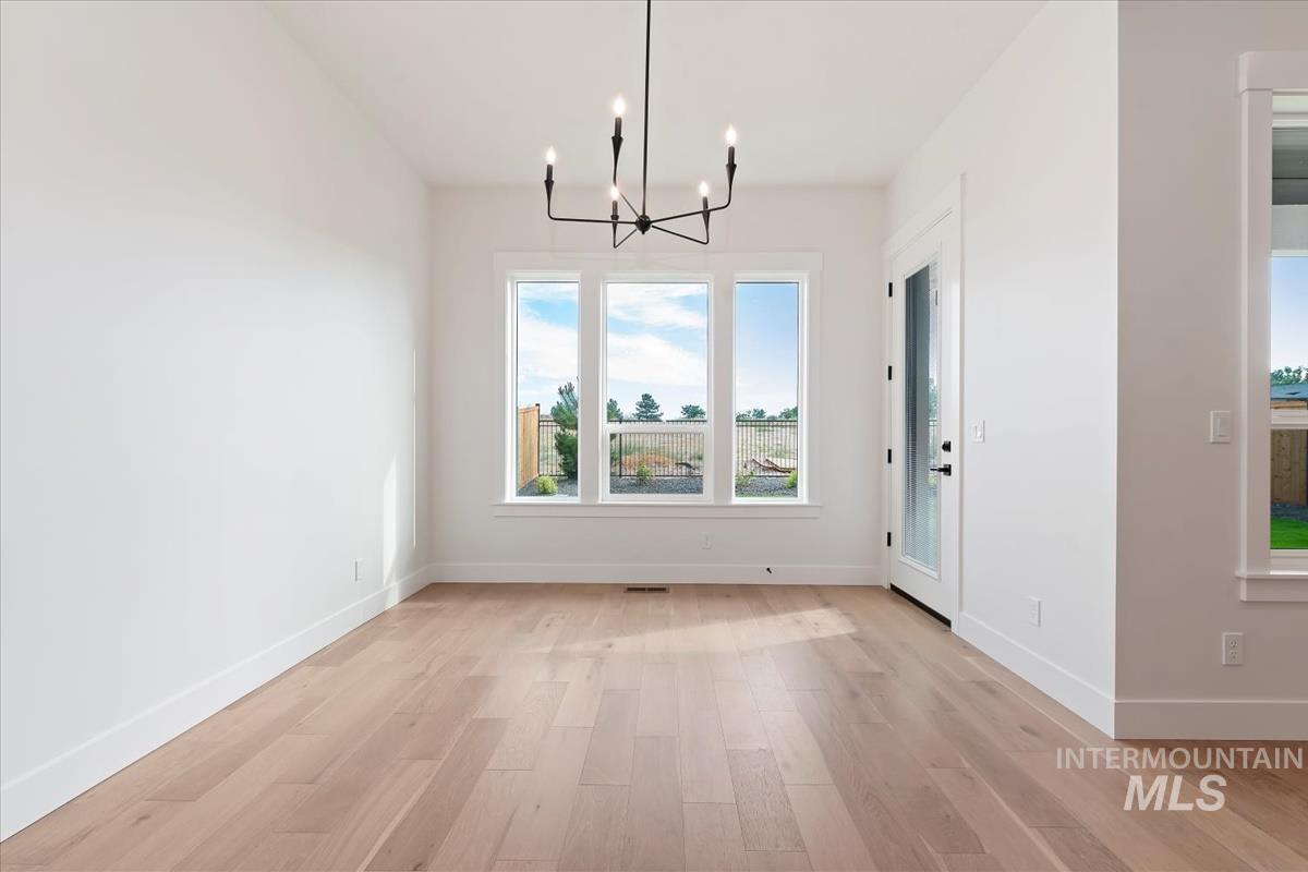 10817 W Barnbougle ln, Kuna, Idaho 83634-0000, 3 Bedrooms, 2 Bathrooms, Residential For Sale, Price $614,880,MLS 98976942