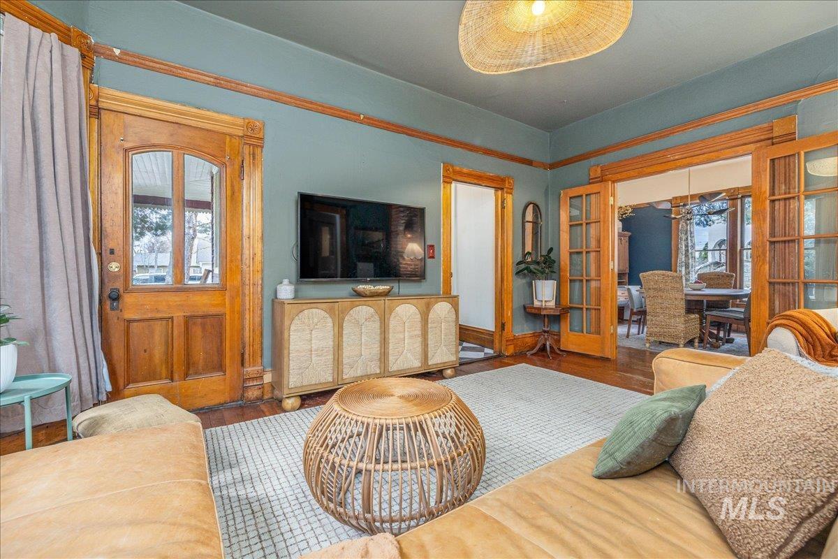 1318 W Eastman St., Boise, Idaho 83702, 4 Bedrooms, 2 Bathrooms, Residential For Sale, Price $925,000, 98976946