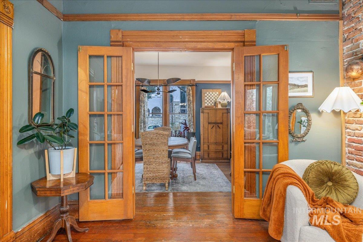 1318 W Eastman St., Boise, Idaho 83702, 4 Bedrooms, 2 Bathrooms, Residential For Sale, Price $925,000, 98976946