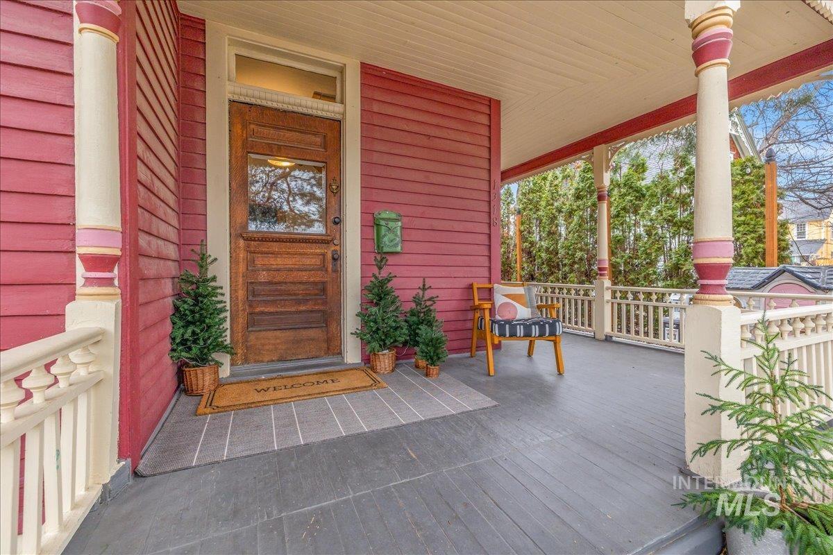 1318 W Eastman St., Boise, Idaho 83702, 4 Bedrooms, 2 Bathrooms, Residential For Sale, Price $925,000, 98976946