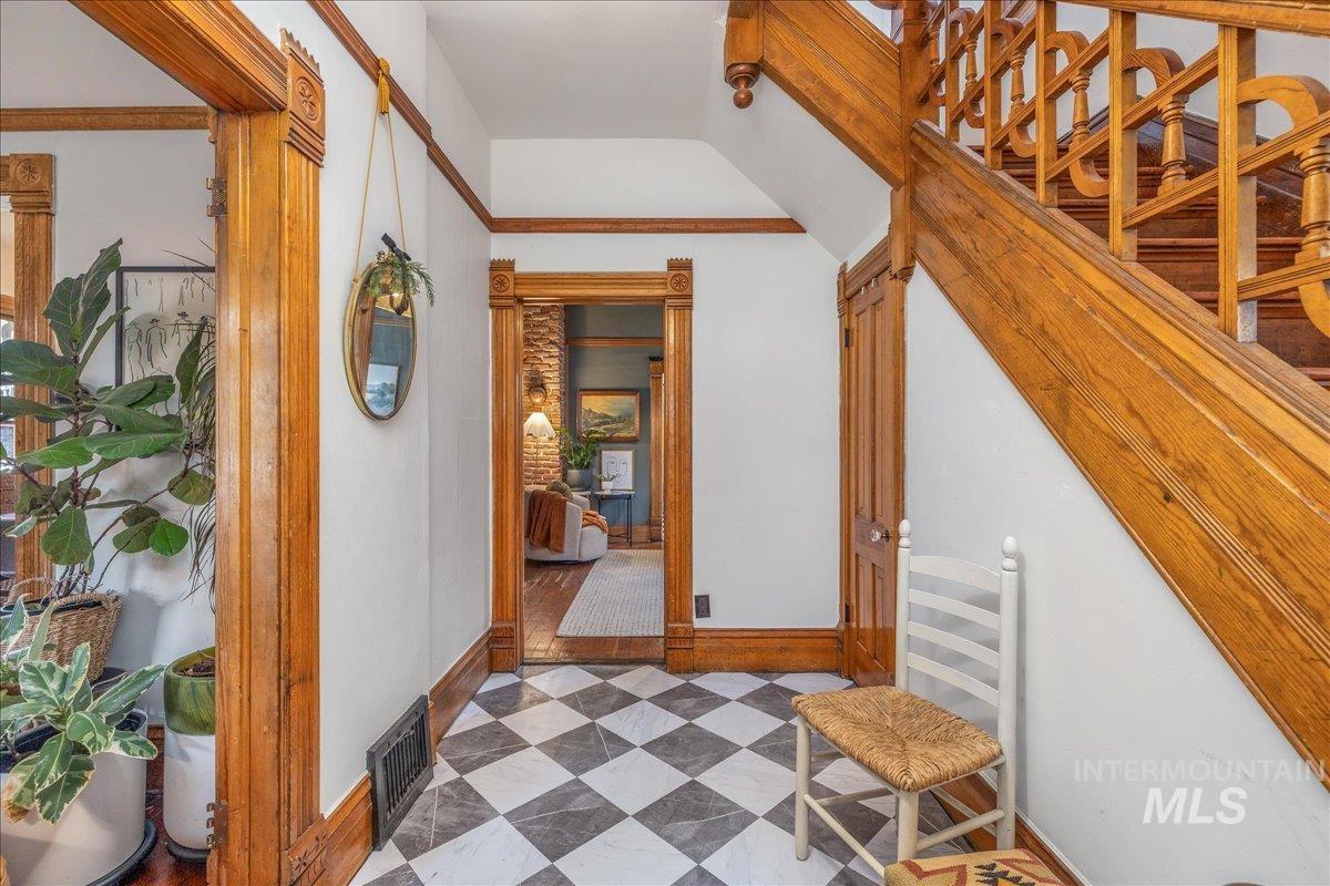 1318 W Eastman St., Boise, Idaho 83702, 4 Bedrooms, 2 Bathrooms, Residential For Sale, Price $925,000, 98976946