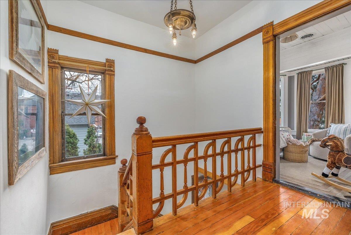 1318 W Eastman St., Boise, Idaho 83702, 4 Bedrooms, 2 Bathrooms, Residential For Sale, Price $925,000, 98976946