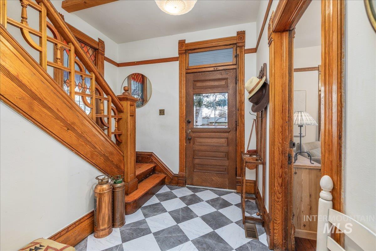 1318 W Eastman St., Boise, Idaho 83702, 4 Bedrooms, 2 Bathrooms, Residential For Sale, Price $925,000, 98976946