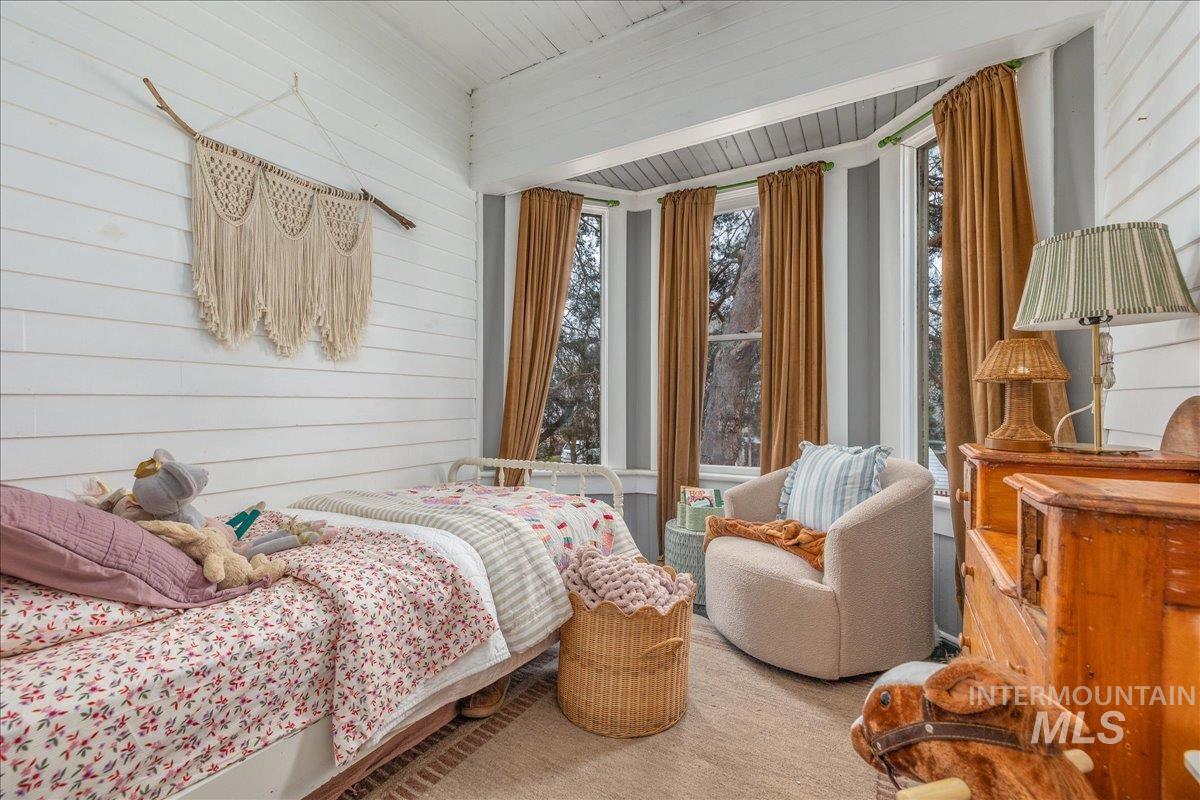 1318 W Eastman St., Boise, Idaho 83702, 4 Bedrooms, 2 Bathrooms, Residential For Sale, Price $925,000, 98976946