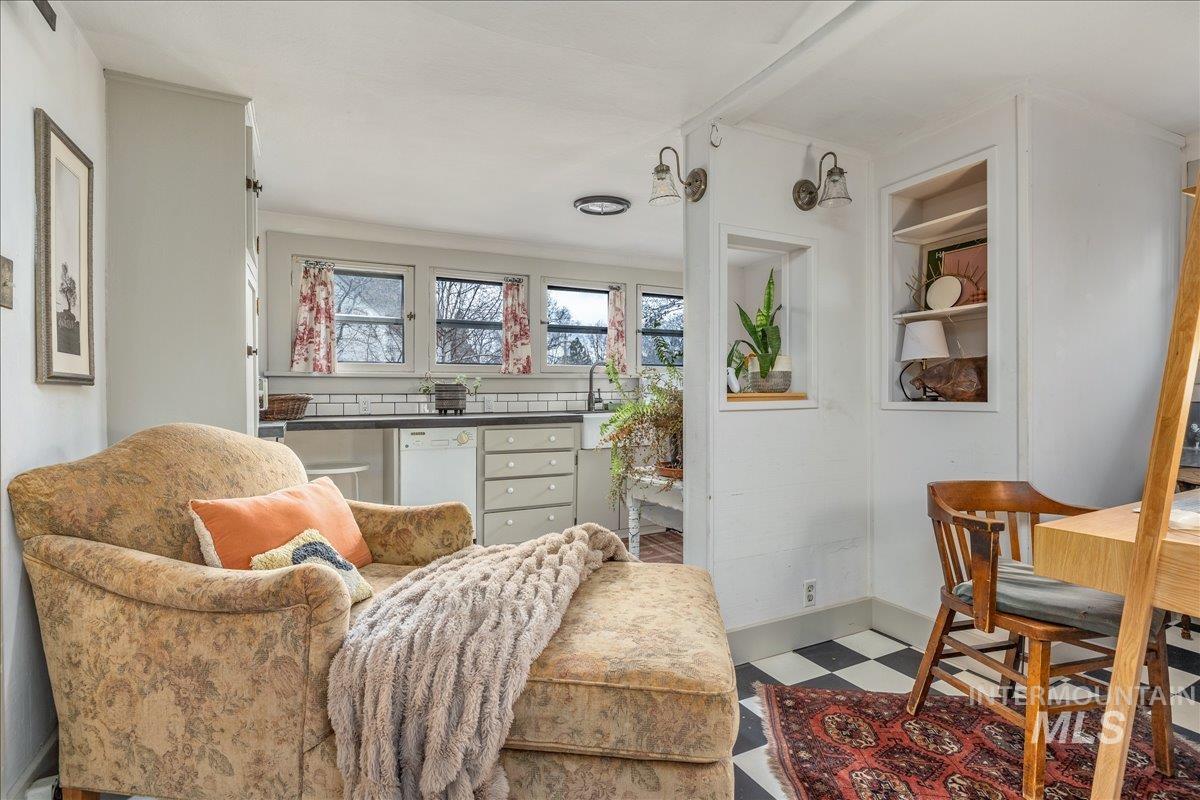 1318 W Eastman St., Boise, Idaho 83702, 4 Bedrooms, 2 Bathrooms, Residential For Sale, Price $925,000, 98976946