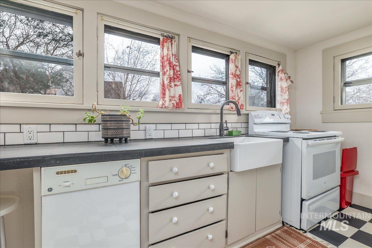 1318 W Eastman St., Boise, Idaho 83702, 4 Bedrooms, 2 Bathrooms, Residential For Sale, Price $925,000, 98976946