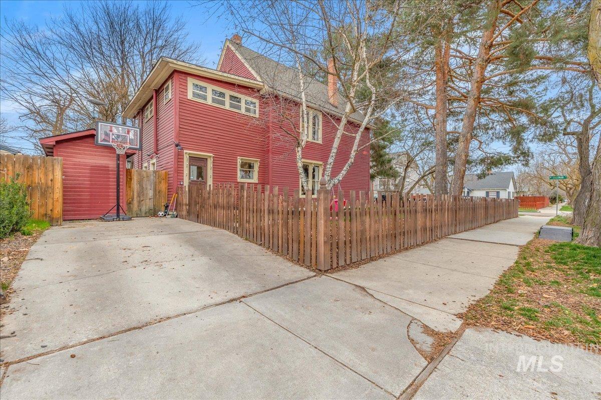 1318 W Eastman St., Boise, Idaho 83702, 4 Bedrooms, 2 Bathrooms, Residential For Sale, Price $925,000, 98976946