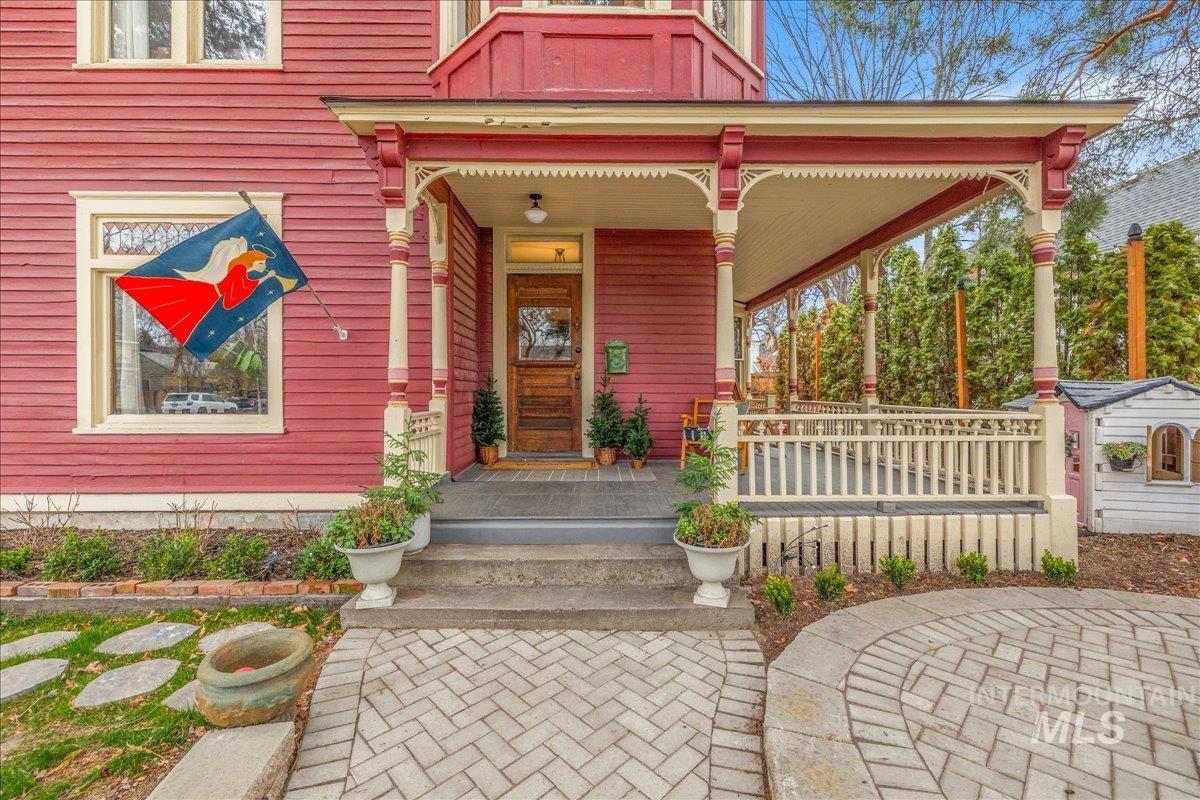 1318 W Eastman St., Boise, Idaho 83702, 4 Bedrooms, 2 Bathrooms, Residential For Sale, Price $925,000, 98976946