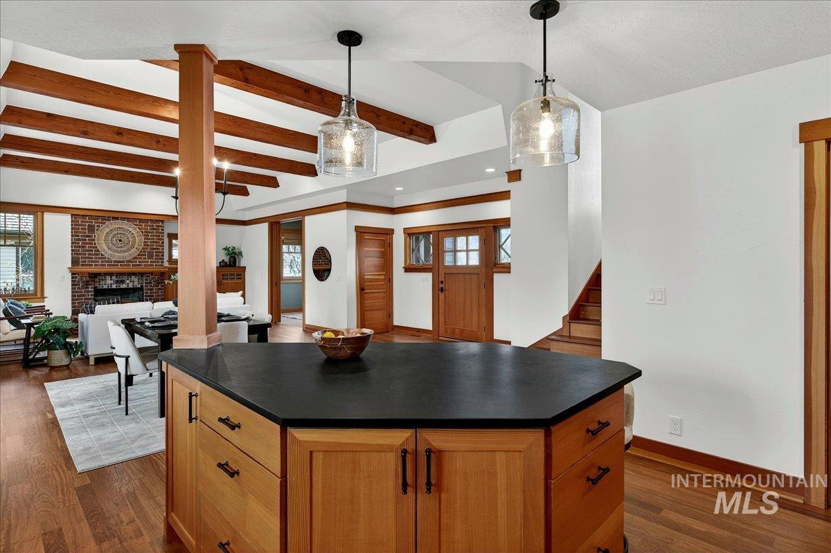 9193 W Beachside Ln, Garden City, Idaho 83714, 3 Bedrooms, 3 Bathrooms, Residential For Sale, Price $835,000, 98976947