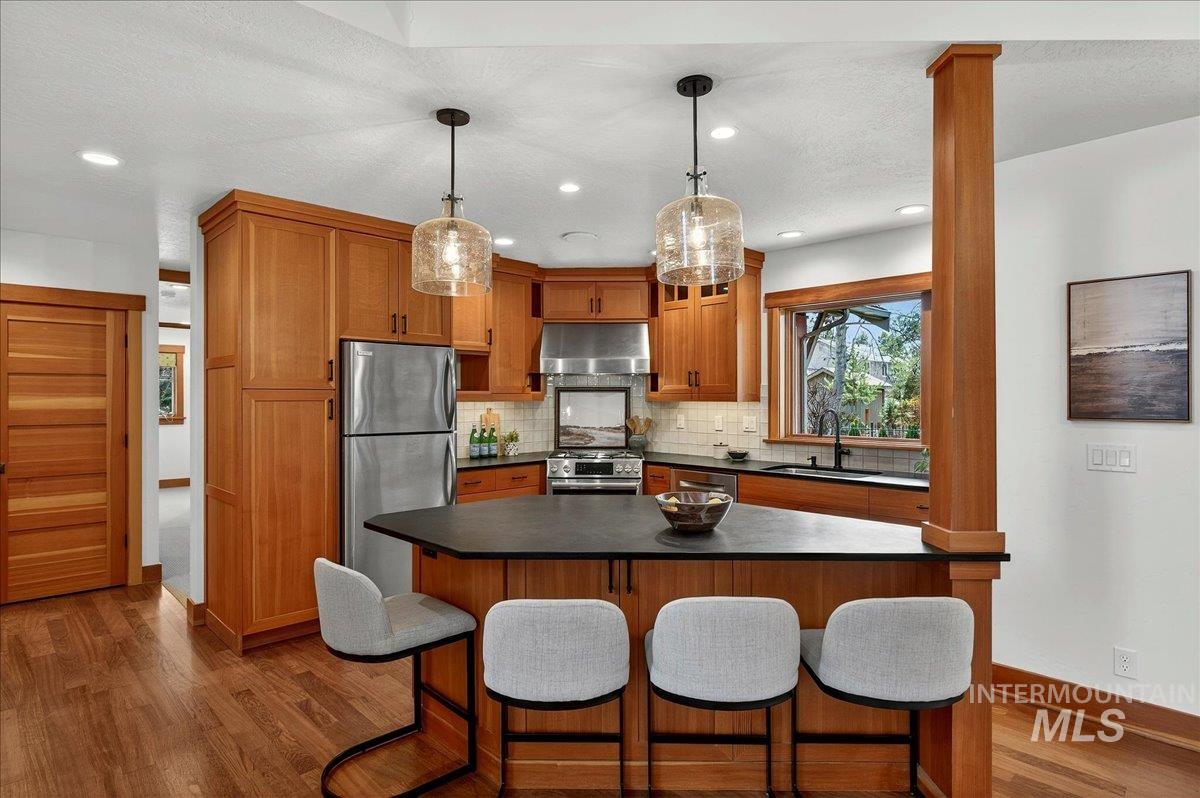 9193 W Beachside Ln, Garden City, Idaho 83714, 3 Bedrooms, 3 Bathrooms, Residential For Sale, Price $835,000, 98976947